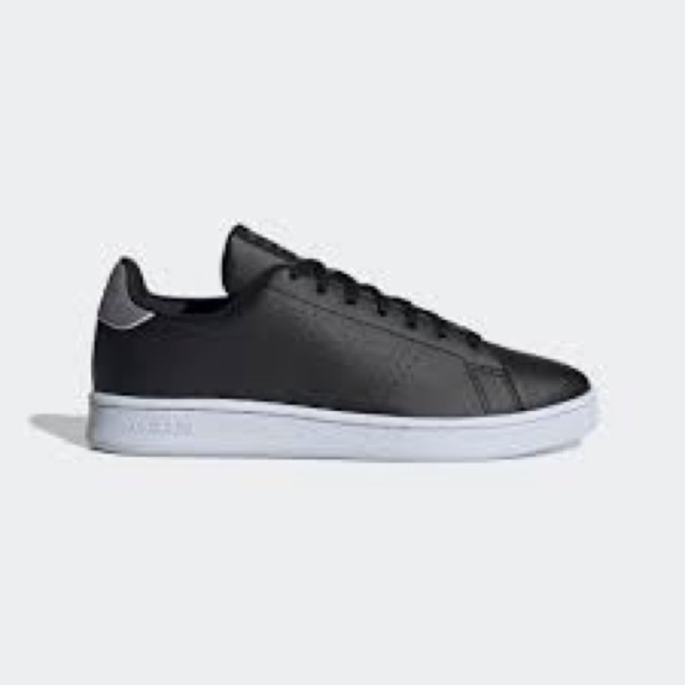 Adidas Advantage Shoes LIKE NEW
